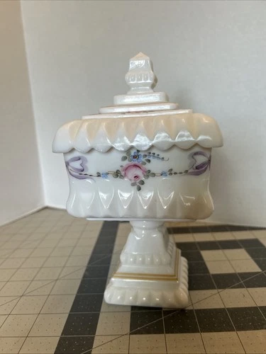 Vintage Westmoreland Milk Glass Floral Wedding Cake Box Bowl Pedestal Candy Dish