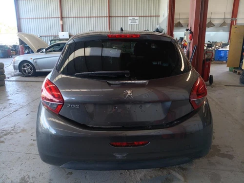 Faro Antiniebla Derecho para PEUGEOT 208 Style 2018 4162390 - Foto 7 di 10