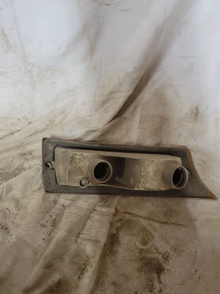 Driver Tail Light 2 Screw Mounted Fits 80-83 RENAULT R-5/LE CAR 18861 - Image 2 of 2