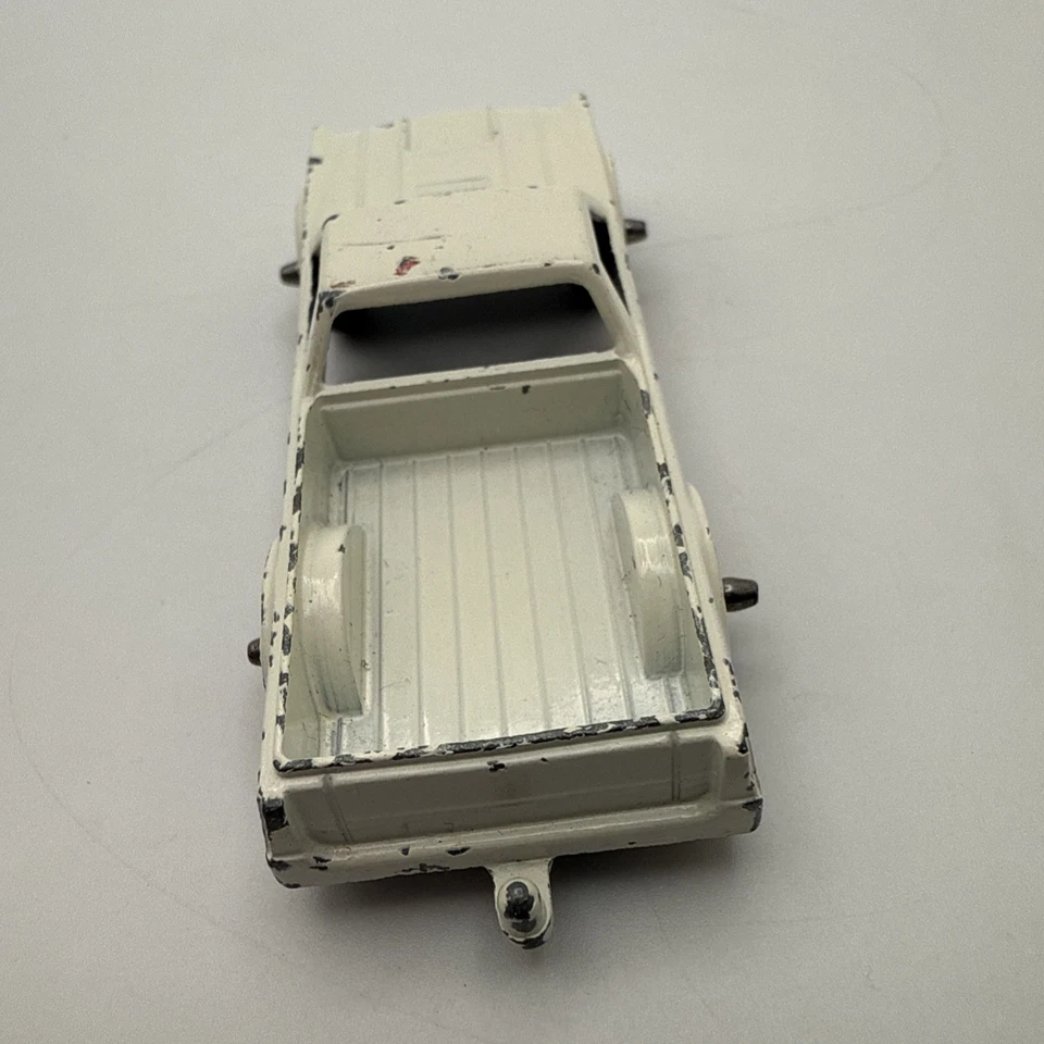 🚚 Vintage Midgetoy Pickup Truck – White Diecast Metal 1950s/60s USA 1:64 Scale - Image 4 of 4