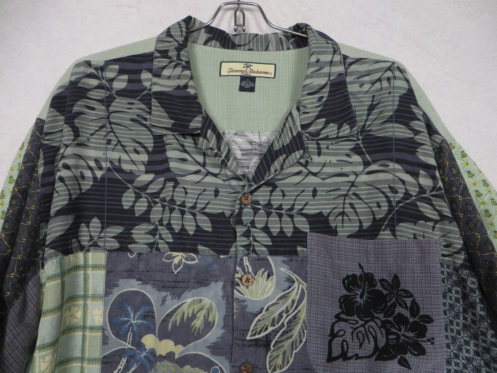 Tommy Bahama Shirt Mens XL Green Gray Silk Hawaiian Camp Floral Patchwork