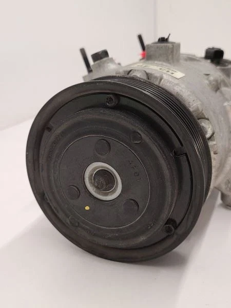 Compresor de aire acondicionado Hyundai Azera 2012-2017 3,3 L 977013V410 Foto 4 de 4