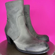 Crown Vintage Distressed Gray Leather Stacked Heel Boot Sz 7.5