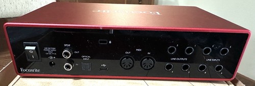 Focusrite Scarlett 18i8 3rd Gen USB Audio Interface – Excellent Condition #8 - Picture 2 of 4