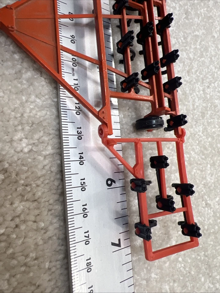 Ertl 1:64 Allis Chalmers Minium Tillage Plow Orange Loose - Image 4 of 4