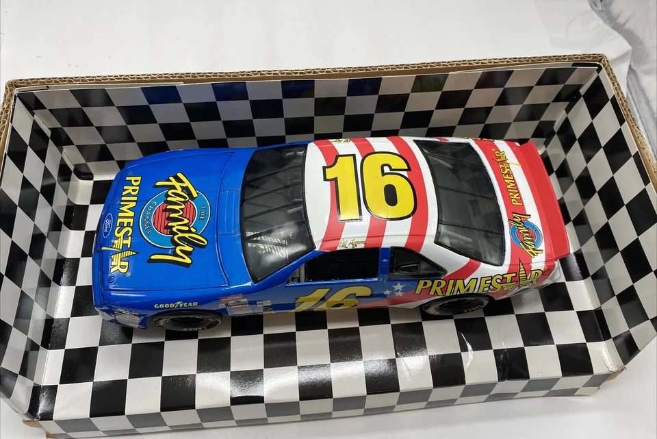 THUNDERBIRD AMERICAN MUSCLE DIECAST CAR FAMILY CHANNEL 1/18 SCALE NEW IN BOX - Image 4 of 4