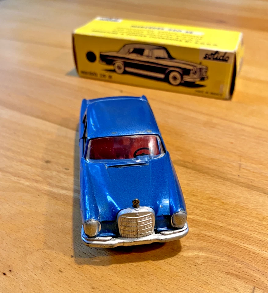 Mercedes 220 SE - Solido - in blau - mit Originalschachtel - Bild 2 von 4
