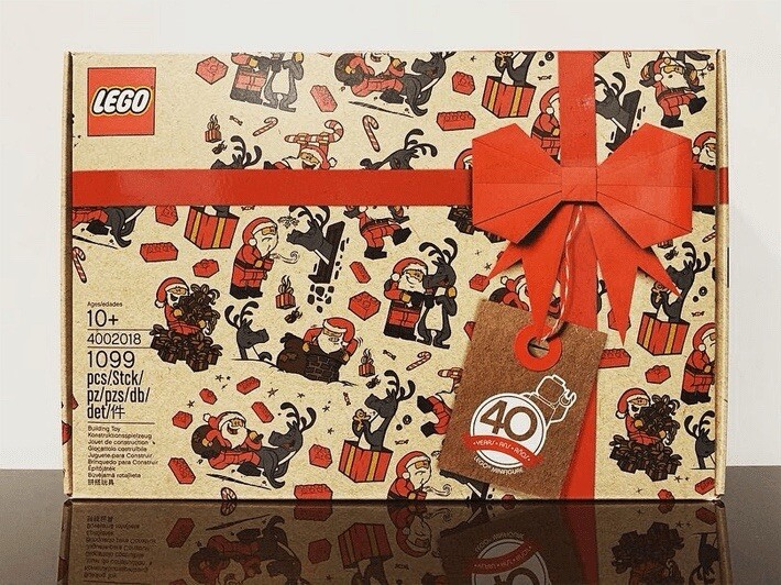 LEGO Employee Christmas Gift (4002018), Santa and Reindeer theme