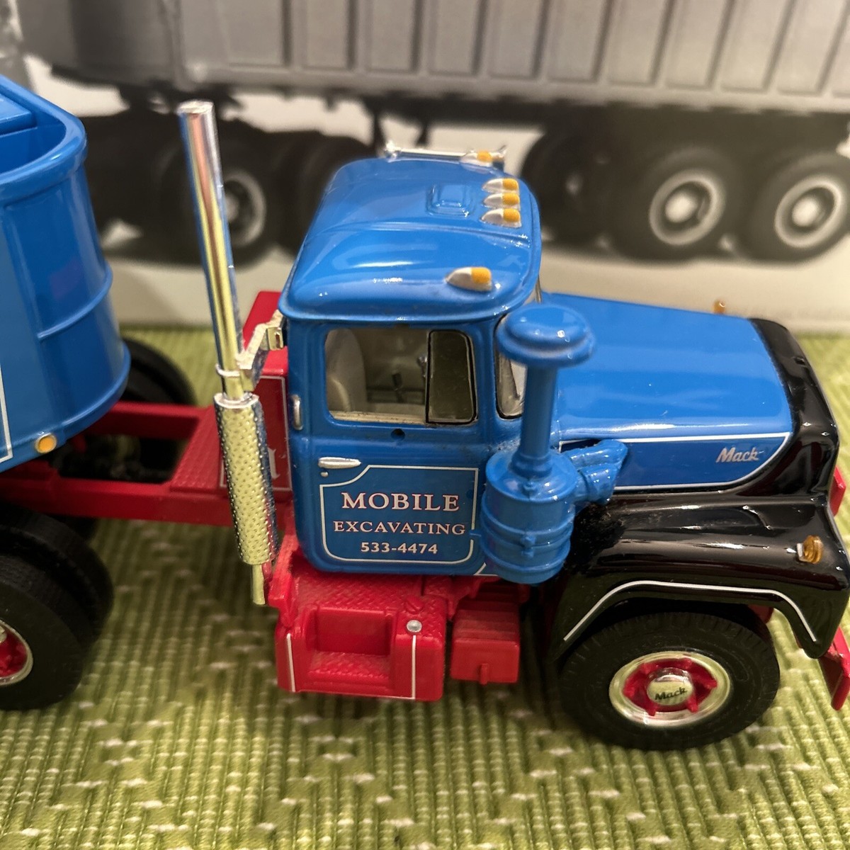 ホビーラジコン First Gear Mack R-Model Dump Truck Mack R Model With Dump Trailer 1:34 First Gear Blue New