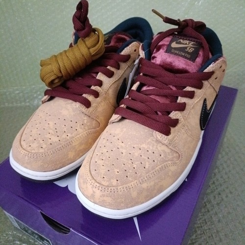 NIKE Men 10.5US Sb Dunk City Of Cinema Low Pro