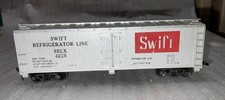 Tyco HO Scale Swift Refrigerator Line SRLX 4226 Silver Railroad Box Train Car