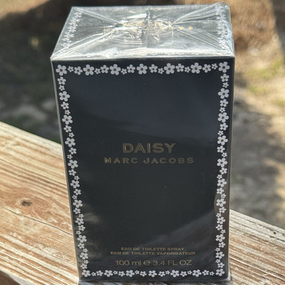 Marc Jacobs Daisy Eau de Toilette Vaporisateur Spray Regular Size 3.4 fl oz