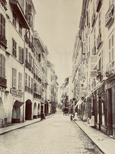 Grande photographie albuminée 1890 - Bayonne - Pays basque - La Rue du Port-Neuf
