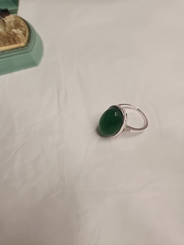 Anello Kelly in resina verde cabina cocktail tono argento misura circa 8-8,5 - Foto 6 di 9
