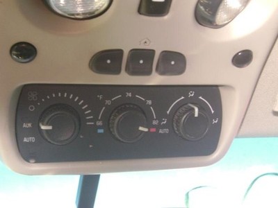 ESCALADE  2003 Fuse Box, Engine 187403