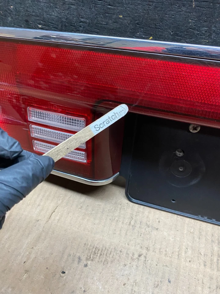 Luz trasera central del panel del maletero Buick Century 1997 a 2005 OEM U6428 DG Foto 4 de 4