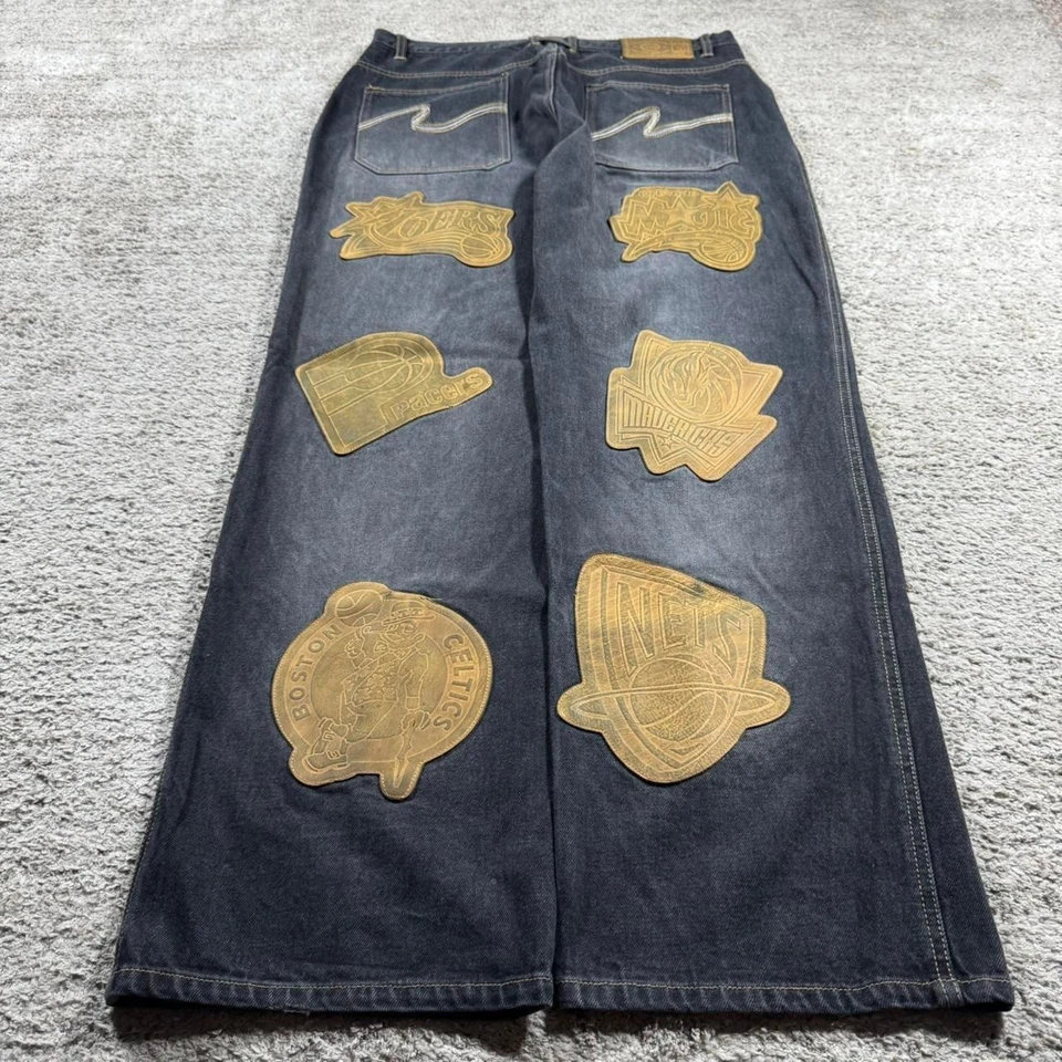 Pantalones de mezclilla skater bordados vintage de cuero NBA UNK pierna holgada Y2K años 2000’s Foto 2 de 4