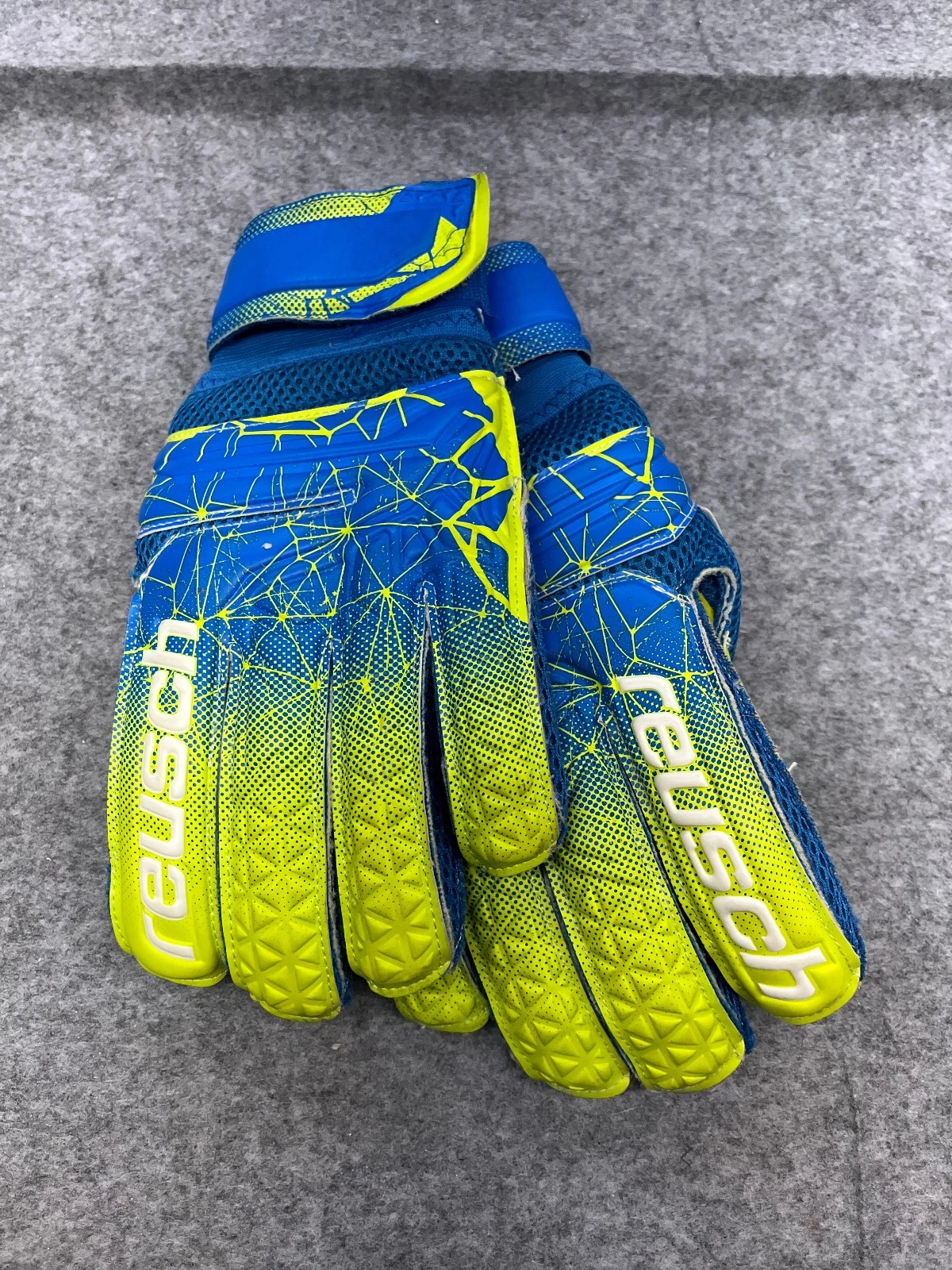 Reusch Adult Gloves One Size Blue Green Polyester Soccer Goalkeeper Ski