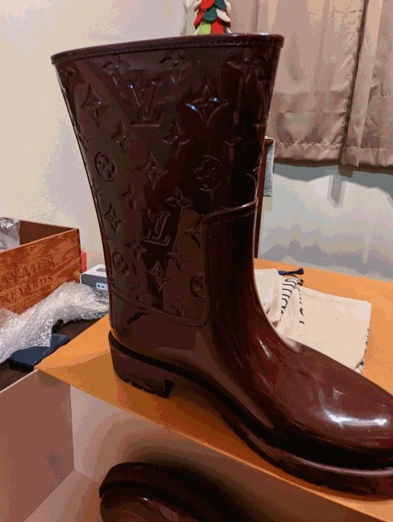 LOUIS VUITTON DROPS FLAT HALF BOOT  Comparison to HUNTER Rain Boots 