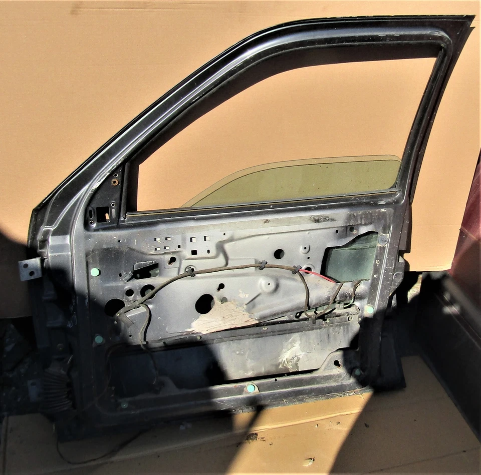 Volkswagen Golf III Model 1992 98 Front Right Bare Empty Door used Foto 3 de 4