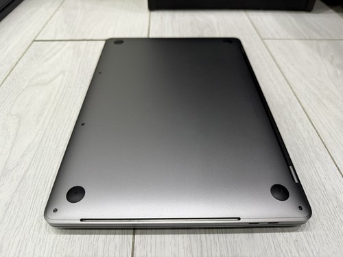 Apple MacBook Pro Retina 13.3" 2017 512GB SSD 8GB Ram 3.1GHz Core i5 Space Grey - Picture 10 of 17