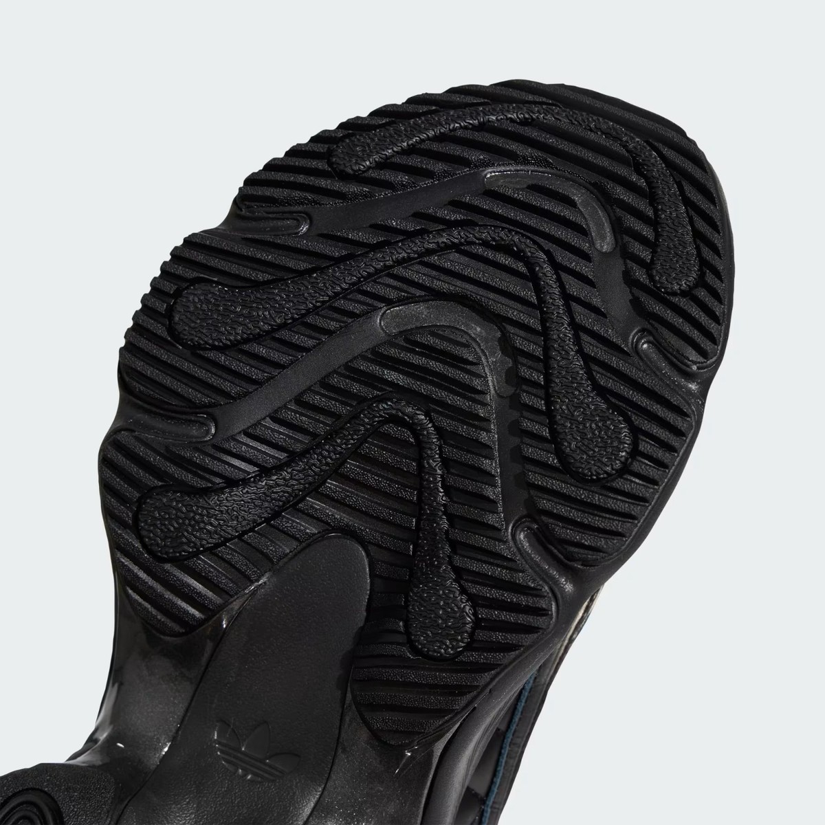 adidas Originals OZVENUZ W KJ3972 Core Black / Core White /Silver 