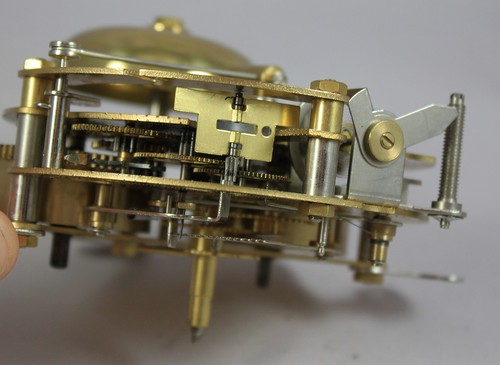 Mecanismo de reloj de cuerda de campana única vintage FHS Alemania 130-070 sin probar - Imagen 7 de 9