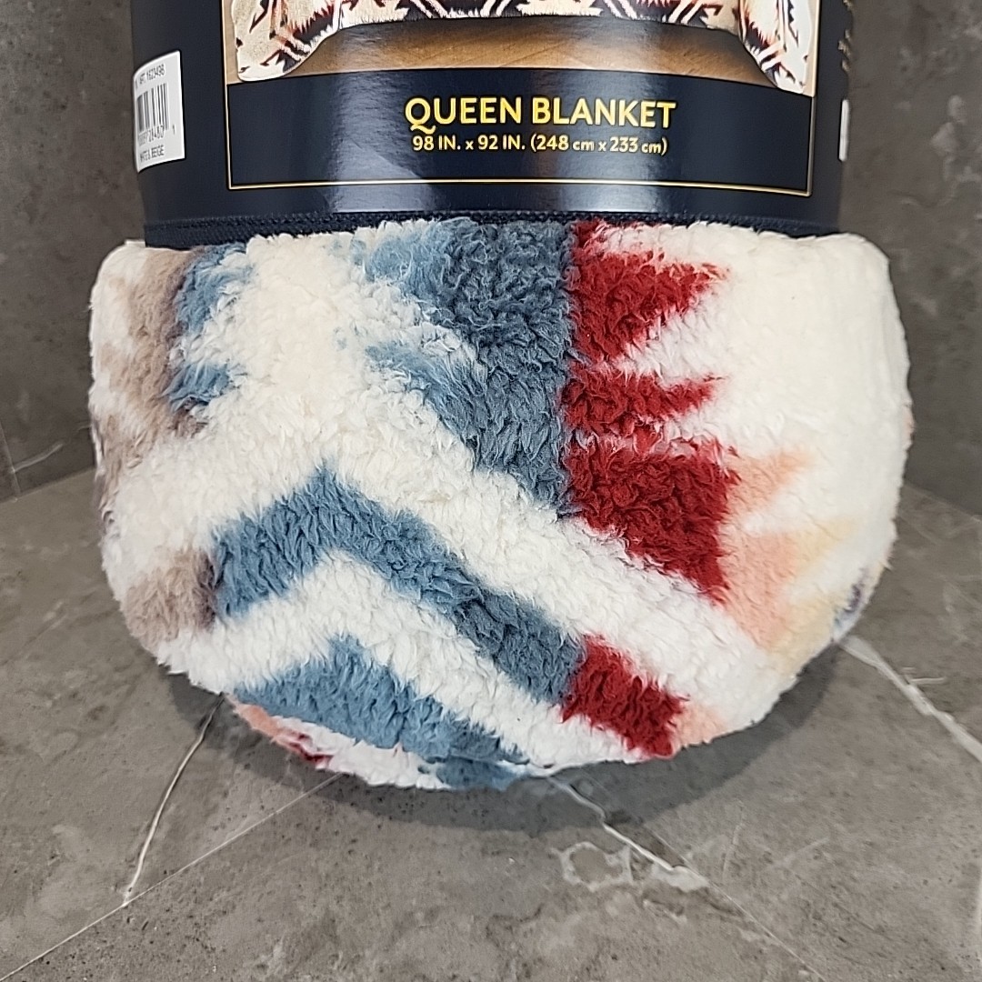 Pendleton Queen Size Fleece Blanket 98