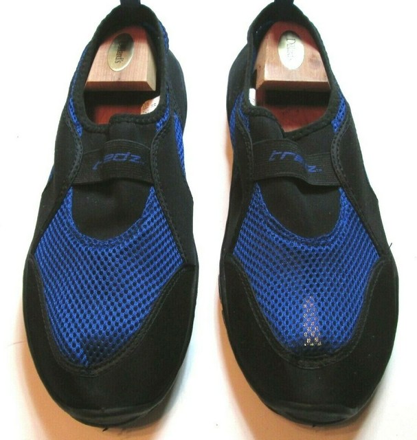 mens water shoes size 11