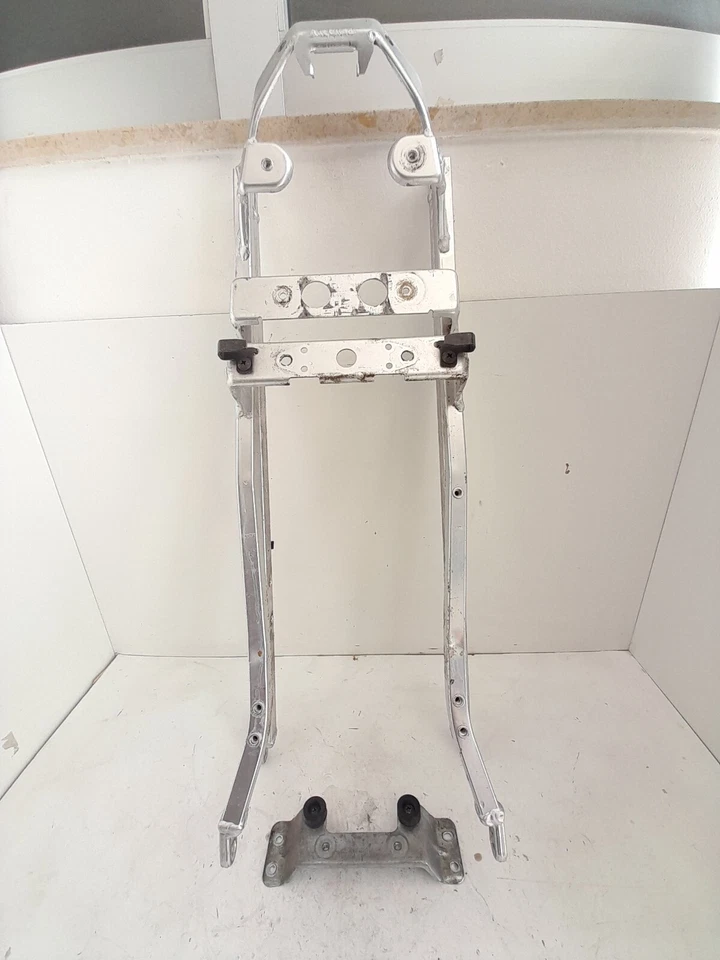 Quadro traseiro Suzuki GSXR 750 1992 1995 - Imagem 3 de 4