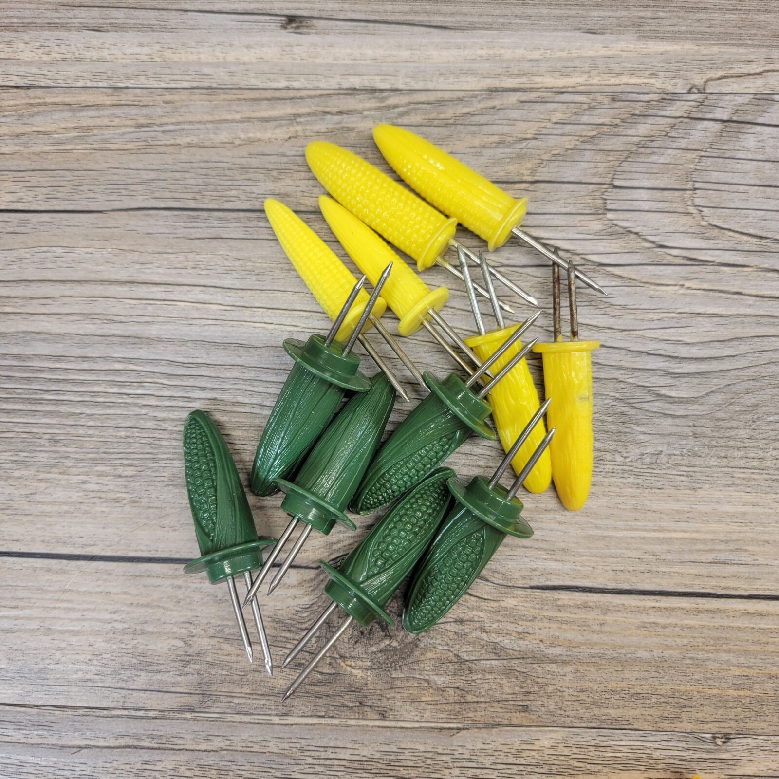 VTG Corn Cob Holders 18x Picks BBQ Corn on the Cob Skewers Plastic Metal