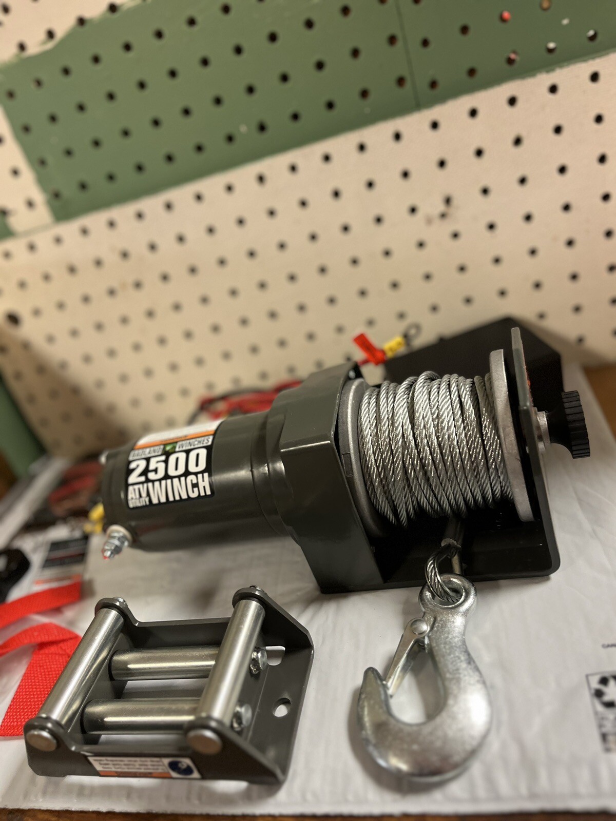 Badland 2500lb Winch ATV/Utility Wireless Remote & Mounting Bracket