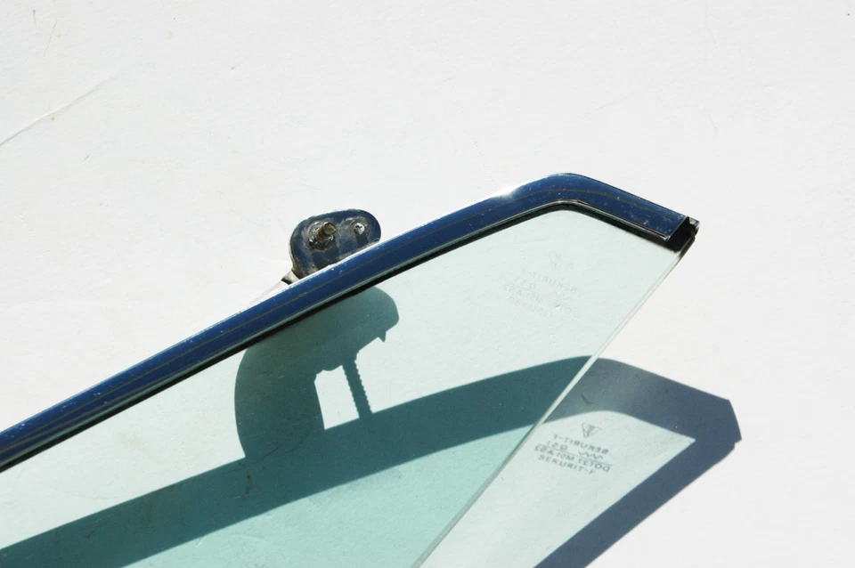 Ventana cromada ventilación delantera PORSCHE 911 912 68-77 Foto 3 de 4