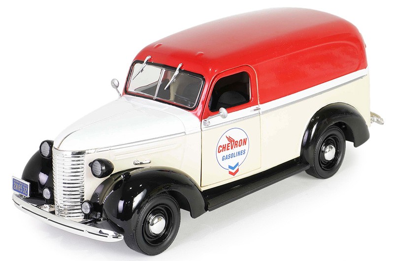 Greenlight Chevrolet Panel Truck Van Chevron 1939 1:24 85081