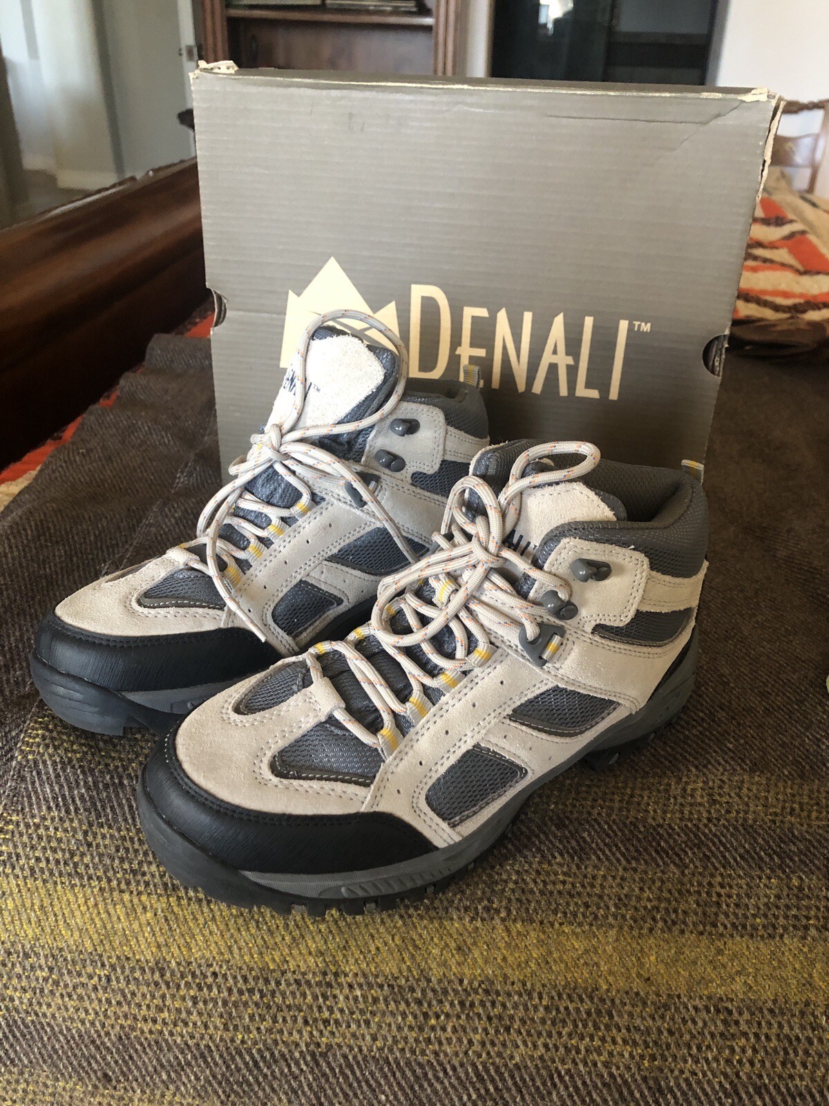 NIB New Denali Clearwater Hiking Trail Work Grey Boots HW40298AS Womens