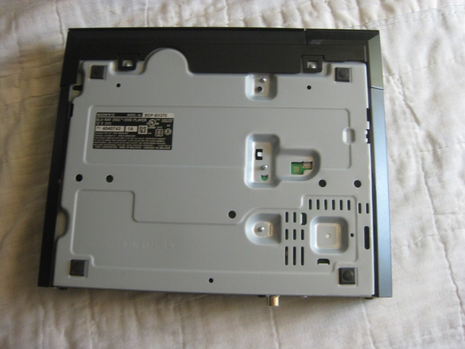 SONY BLUE RAY DVD DISC PLAYER IN BOX BUILT IN WIFI STREAMING CABLES