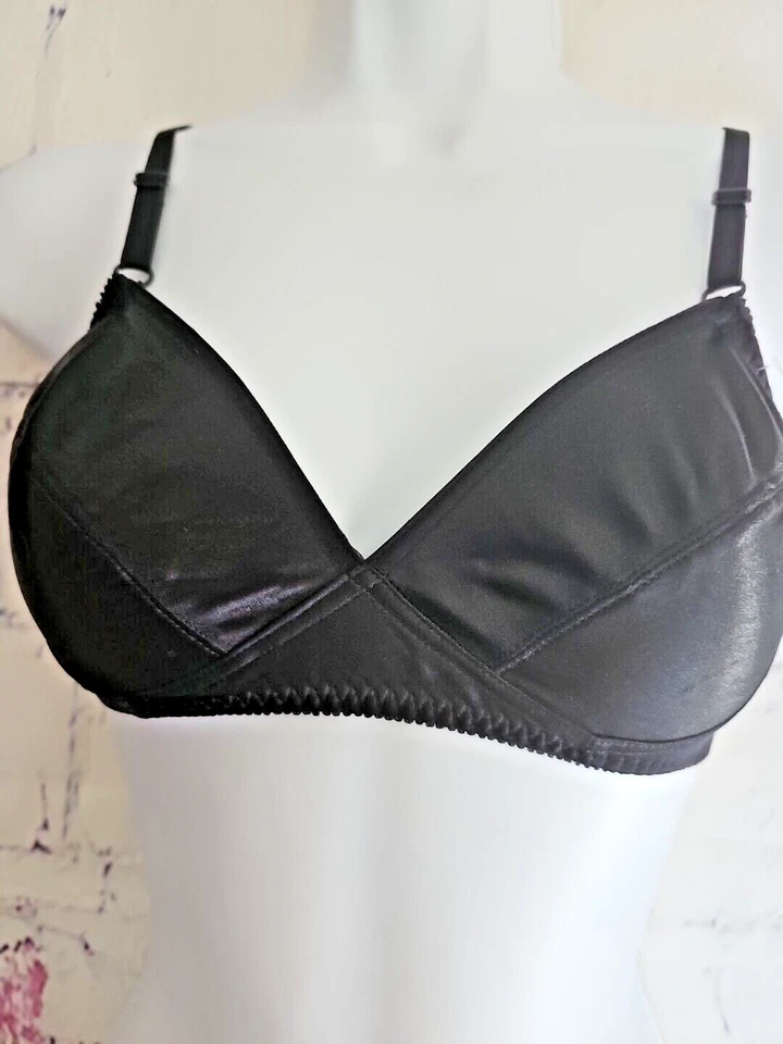 Lily Of France Black Wireless Seamed Bra Size 34A Adjustable Straps #0870504 - Image 4 of 4