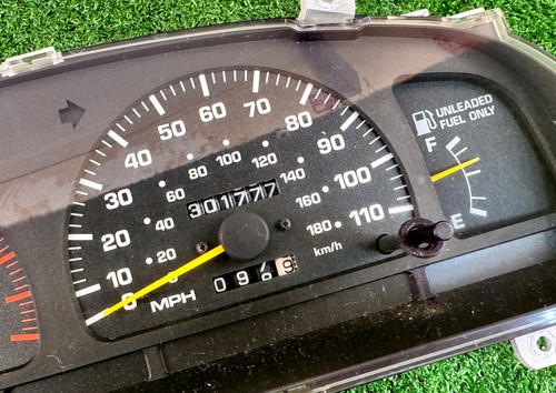 Toyota Hilux Surf 1996-1998 Instrument Cluster speedometer Petrol Oem jdm used - Picture 15 of 17