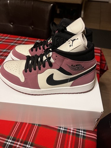 Size 11 - Air Jordan 1 SE Mid Berry Pink W - Picture 2 of 8