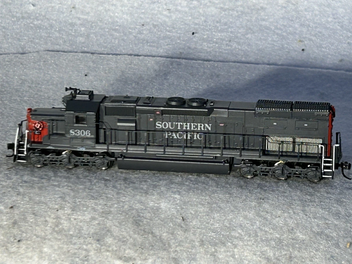 Locomotive Diesel SD40T-2 Southern Pacific - Échelle N - Intermountain 69407-01