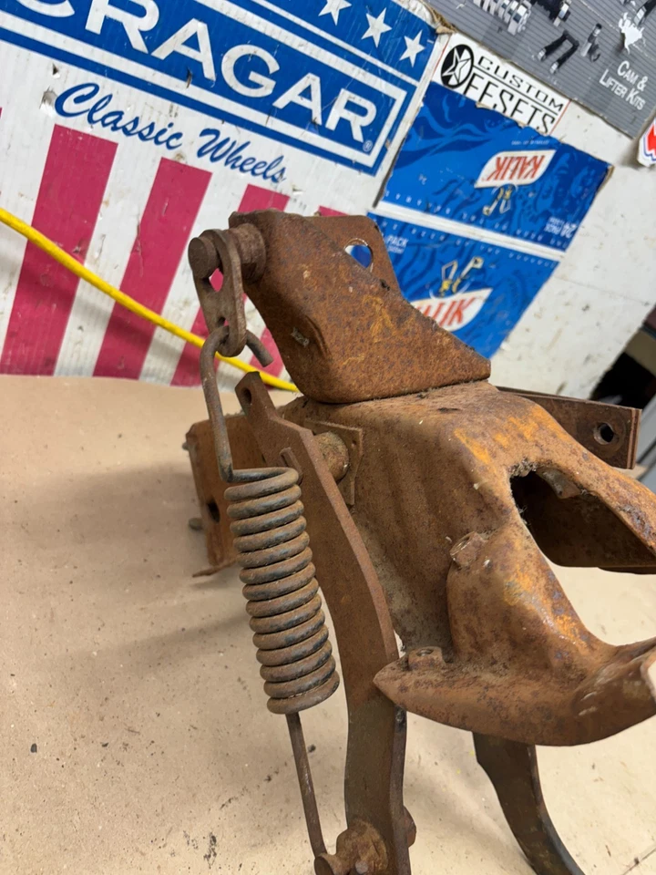 68 1969 1970 K30 C30 Chevrolet GMC Blazer embrague freno pedal montaje manual #3 Foto 4 de 4