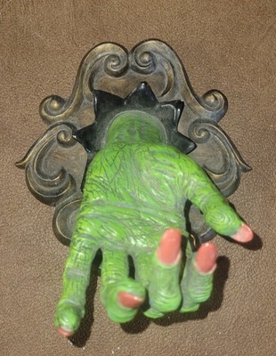Halloween Decor Dept 56 Green Witch Hand Wall Mount Coat Hook Ring Holder