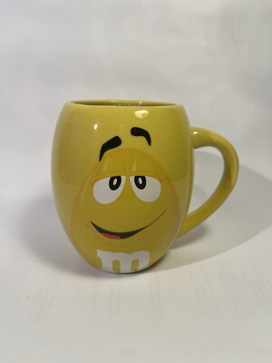 M&M World großer gelber Fassbecher ''Completely Nuts'' Kaffeetasse Becher