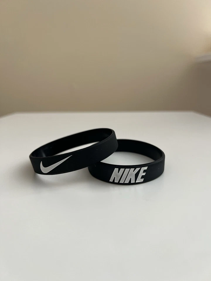 Una (1) pulsera de silicona Nike - talla única para todos los sudadores Foto 2 de 4