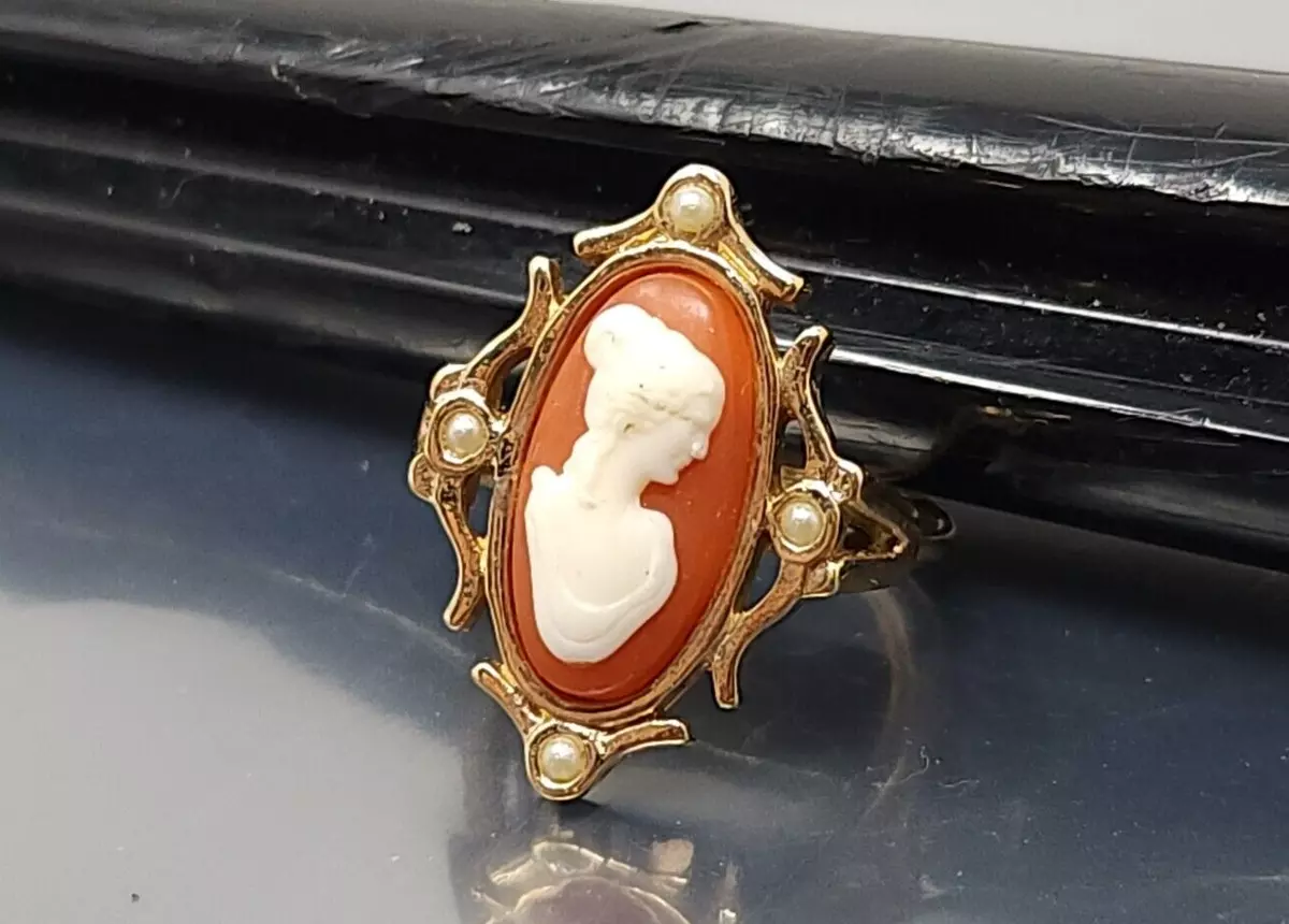 Vintage AVON Lady Face Cameo band Ring size 5 eBay