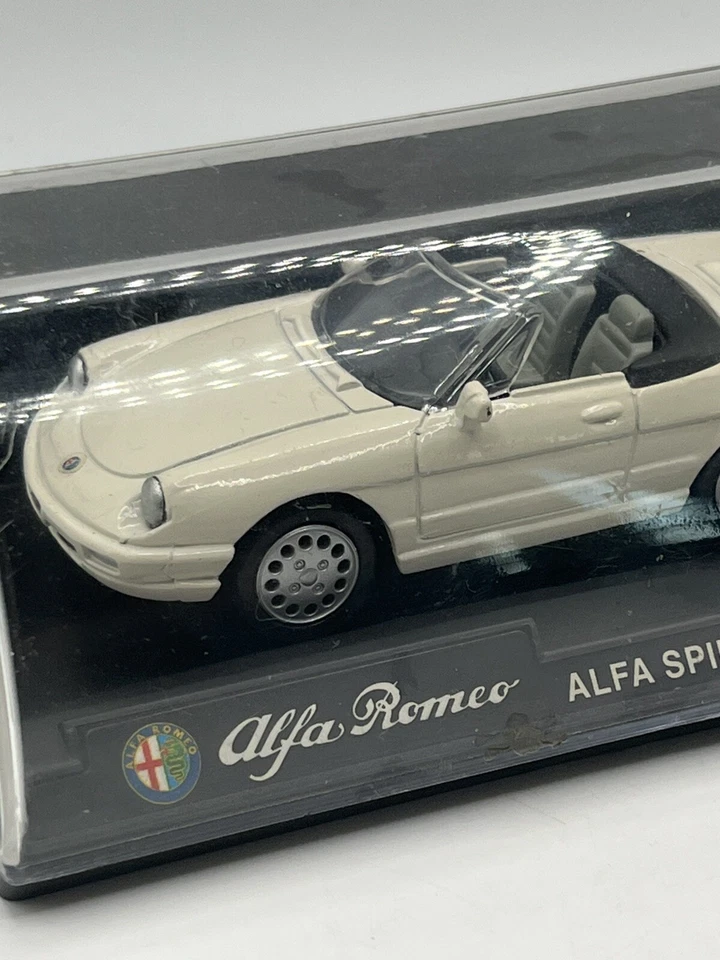 Nuevo Ray OpenTop 1989 1/43 blanco blanco Alfa Romeo Spider Roadster sellado 48579 Foto 2 de 4