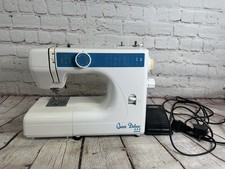 Queen Deluxe 222 Household Domestic Sewing Machine with Foot Pedal. Needs bobbin
