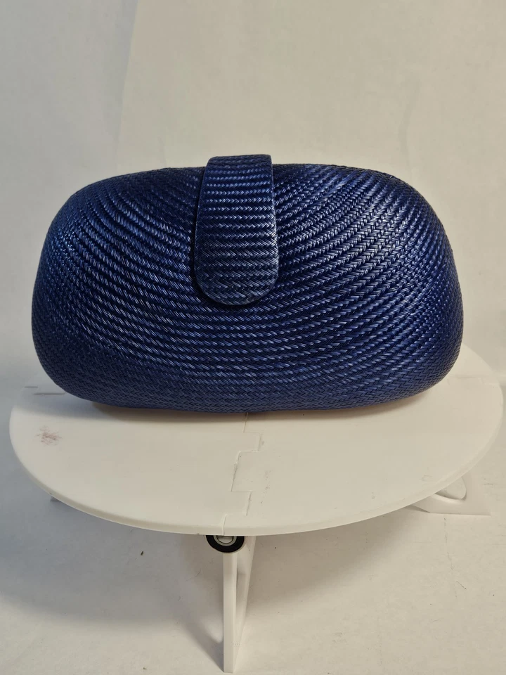 Bolso sin asas/cartera/bolso de mano de paja 100 % tejido rígido azul marino de colección con forma de frijol MCM  Foto 4 de 4