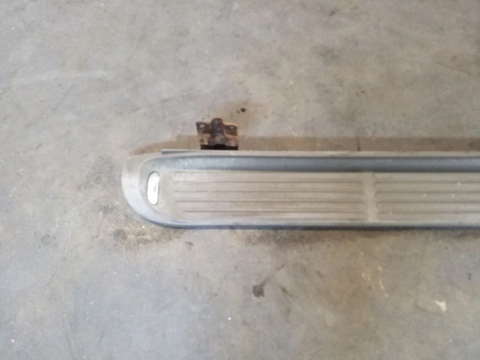 Left Driver Tan Plastic Running Board | Fits 00 01 02 03 04 05 Ford Excursion Foto 2 de 4
