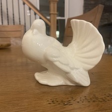 1 Vintage Porcelain Ceramic Fantail Pigeon White Proud Puffed Chest